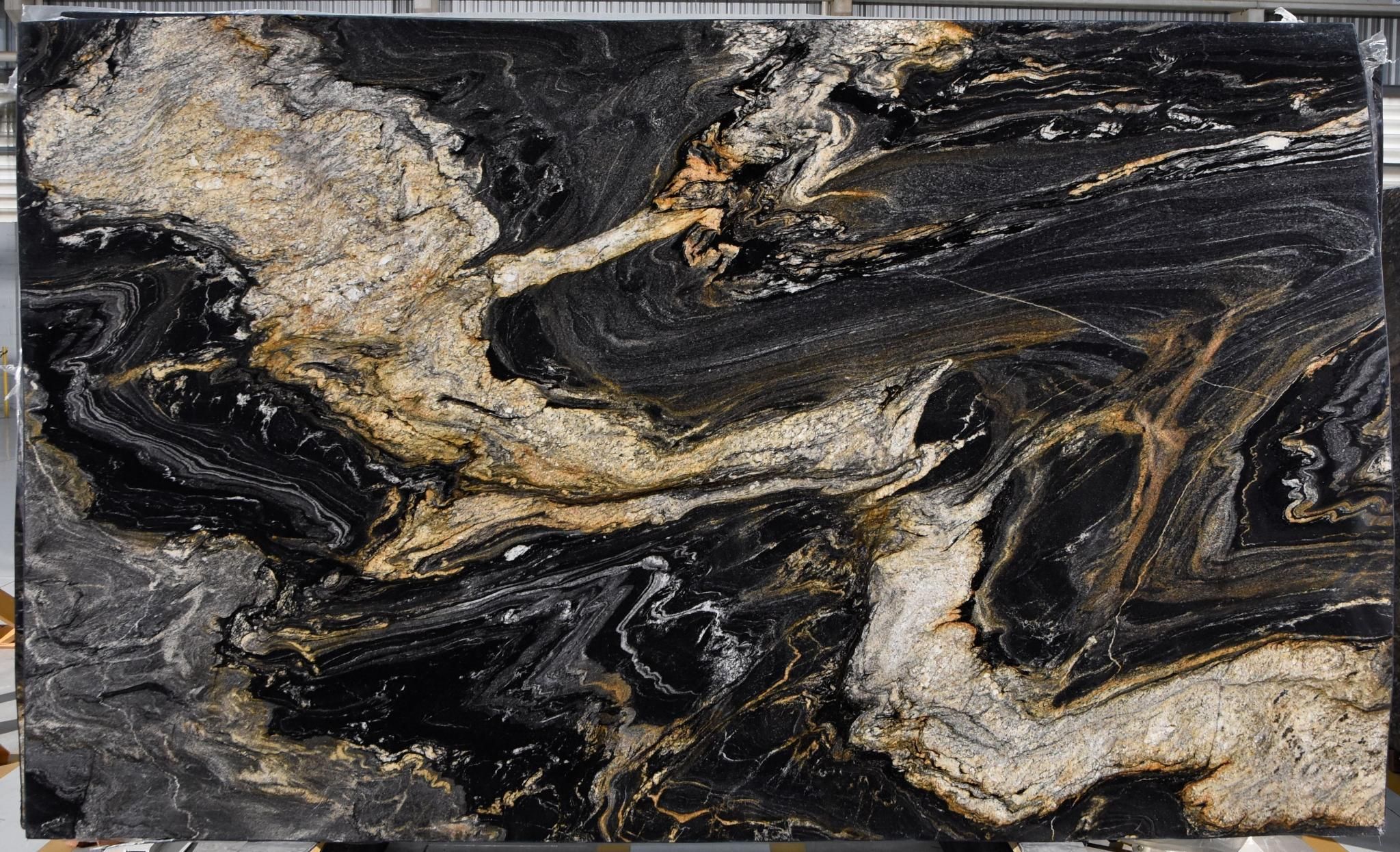 Ebano Gold Leather Granite 3cm