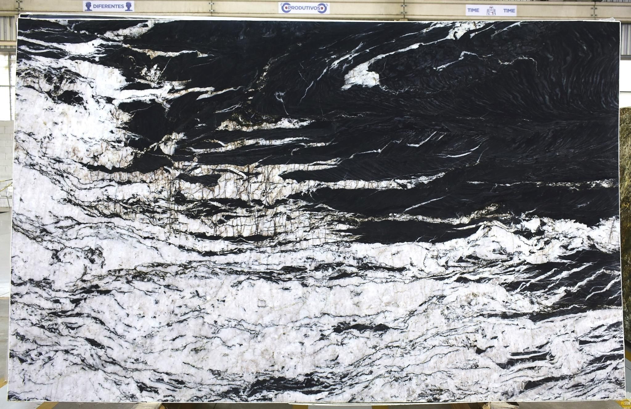 Mirage Crystal Leather Quartzite 3cm