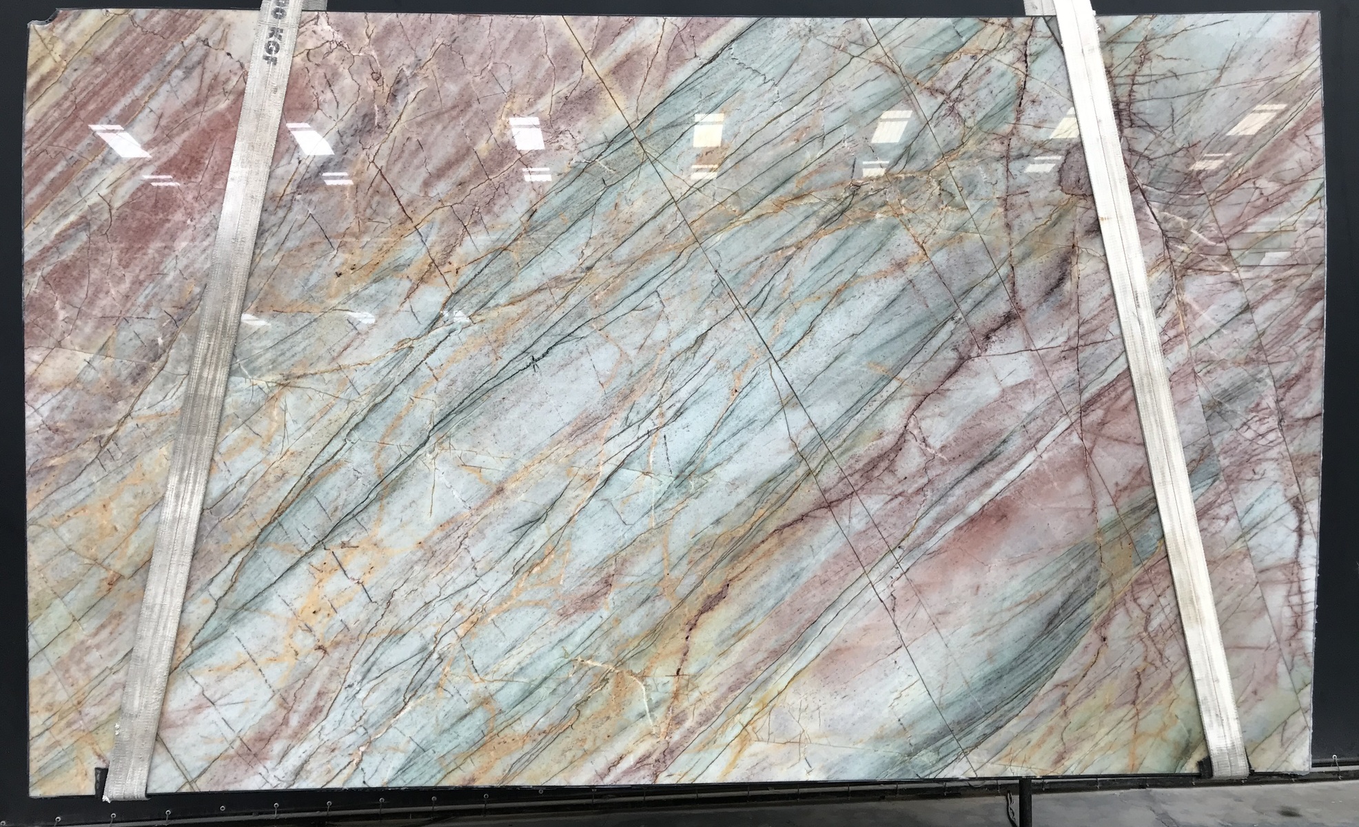 Aurora Borealis Polished 3cm Quartzite