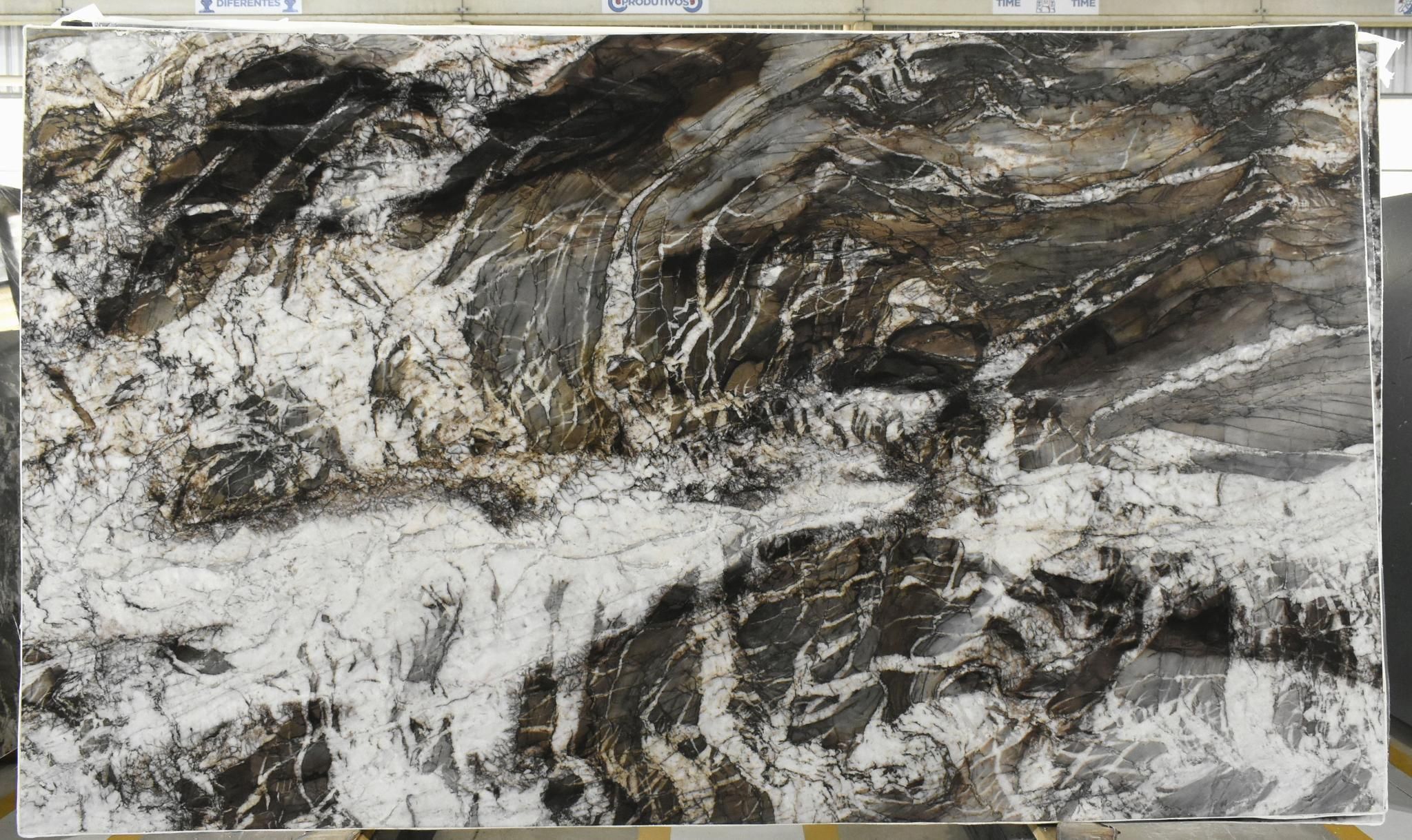 Vittara Crystal 3cm Polished Quartzite